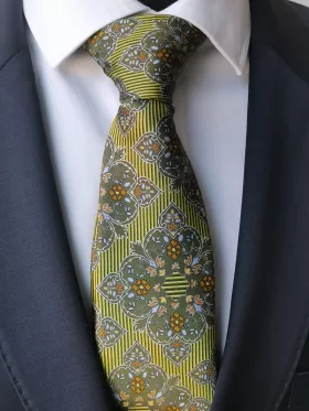 Olivovo zelená hodvábna kravata so tmavozeleným vzorom v darčekovom balení