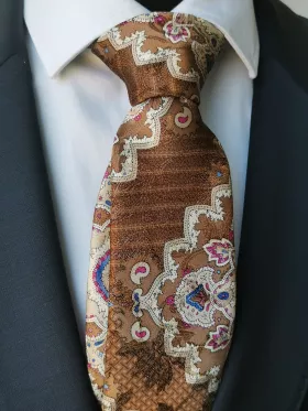 Hnedá hodvábna kravata s viacfarebnými ornamentmi v darčekovom balení