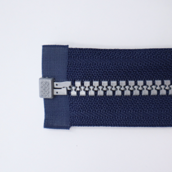 Zips kosticový tm. modrý deliteľný 5mm, dĺžka 85cm