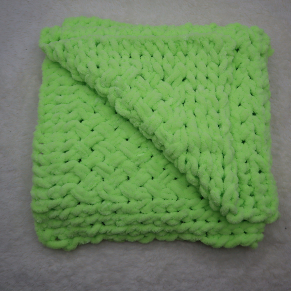 Ručne pletená deka cca 75 x 75 cm
