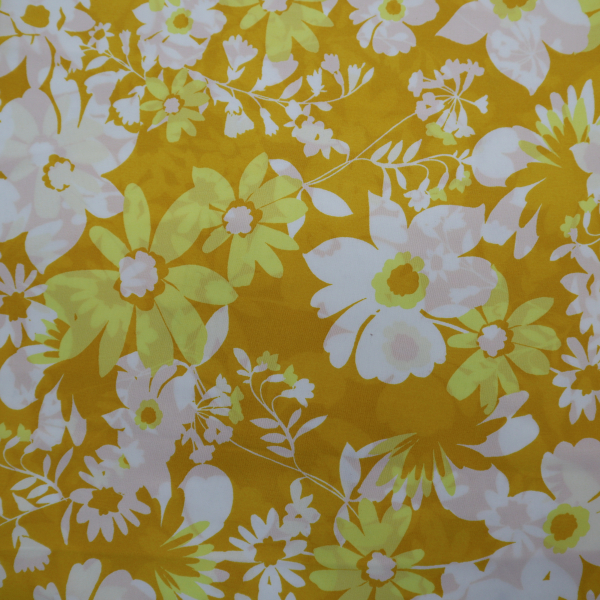 Šatovka kvety na žltej 021