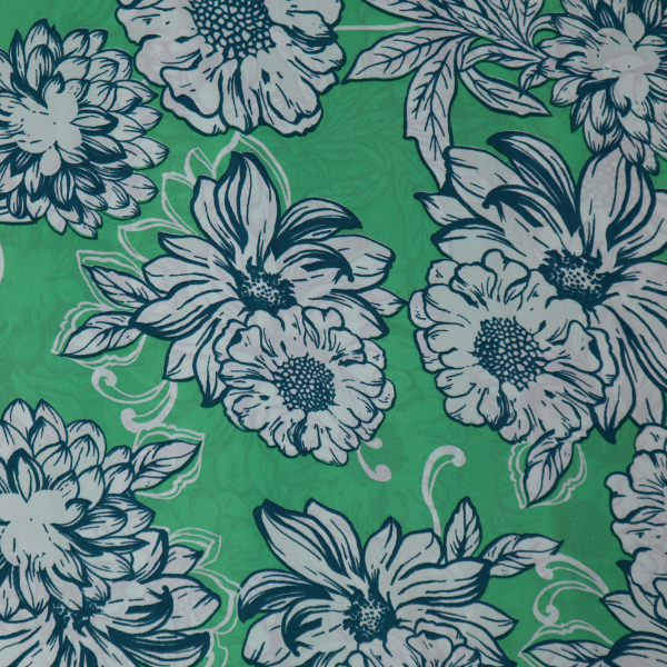 Šatovka kvety na zelenej 024