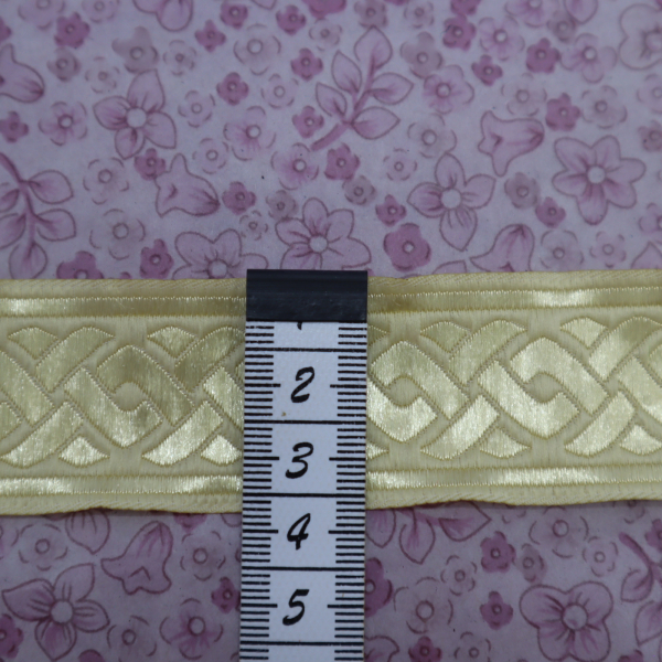 Krojová stuha zlatá 3 cm