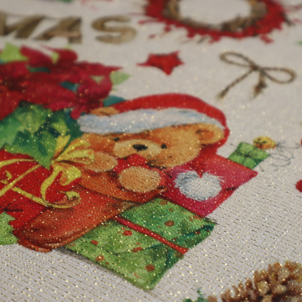 Vianočná dekoračná látka LONETA s lurexom medvedík