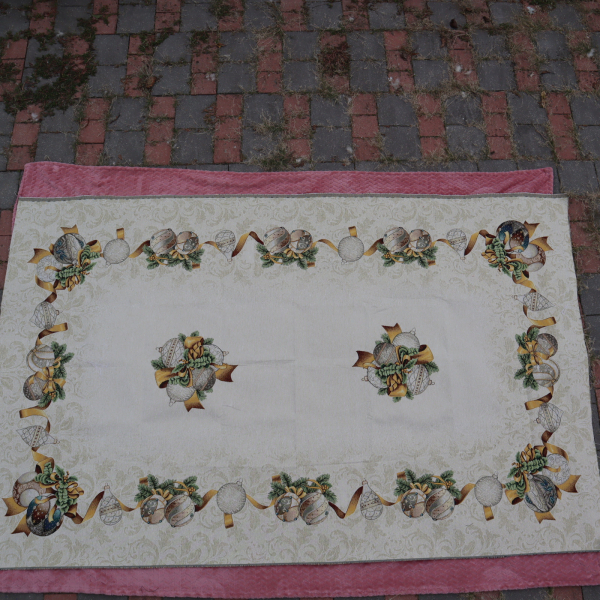Gobelín panel s lurexom - obrus zlaté gule 140x230cm