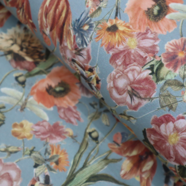 Nepočesaná teplákovina Kvetinky na modrej