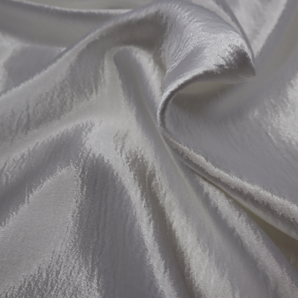 V satén elastický smotanový