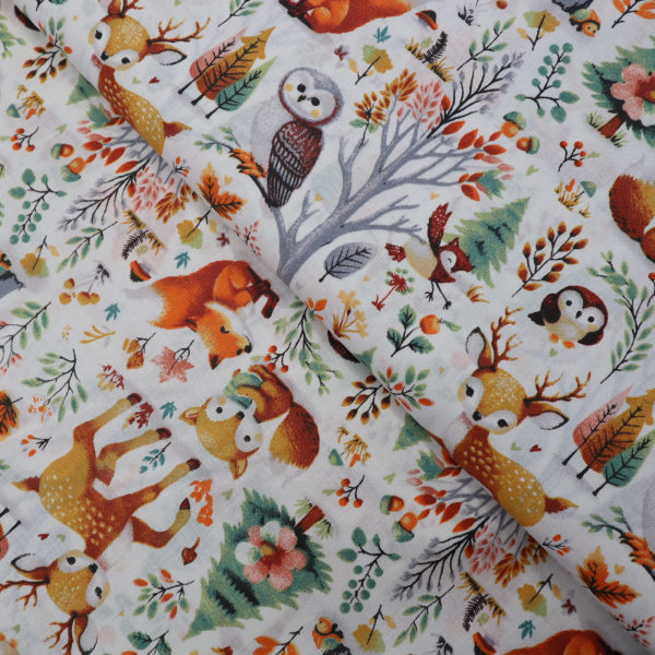 Bavlnená látka zvieratká v lese