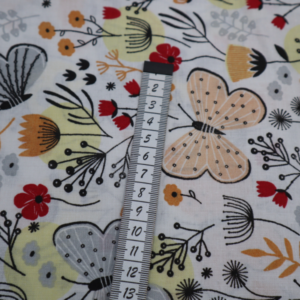 Bavlnená látka motýľ na lúke