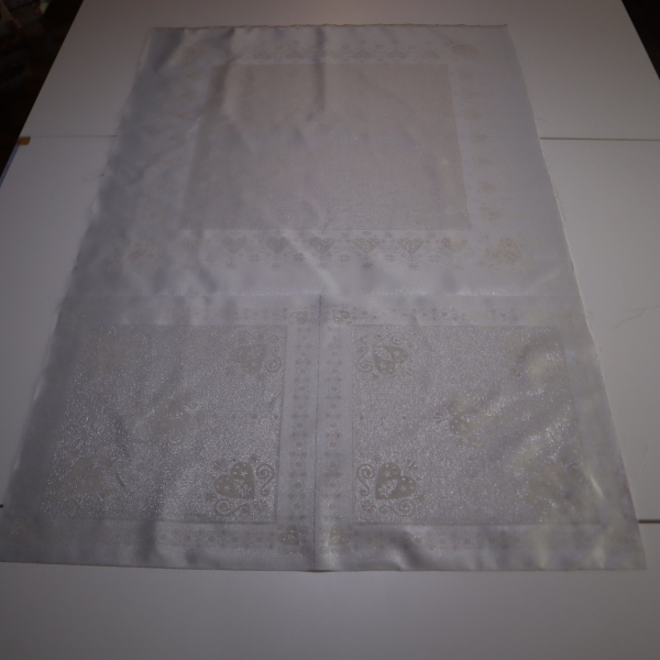 Jacquard panel obrus+2x vankúš - prírodno/strieborné srdiečka s lurexom 105x105 + 2x 53x53cm