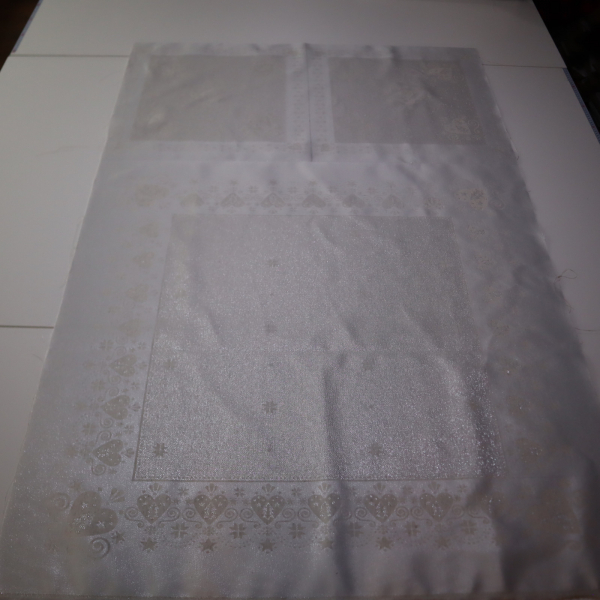 Jacquard panel obrus+2x vankúš - prírodno/strieborné srdiečka s lurexom 105x105 + 2x 53x53cm