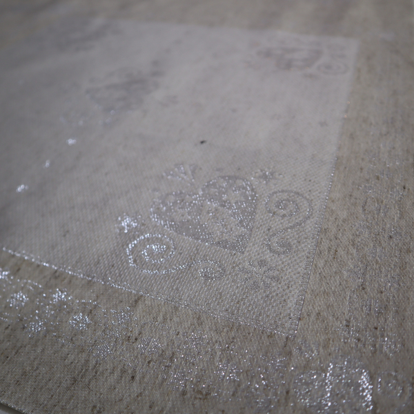 Jacquard panel obrus+2x vankúš - prírodno/strieborné srdiečka s lurexom 105x105 + 2x 53x53cm