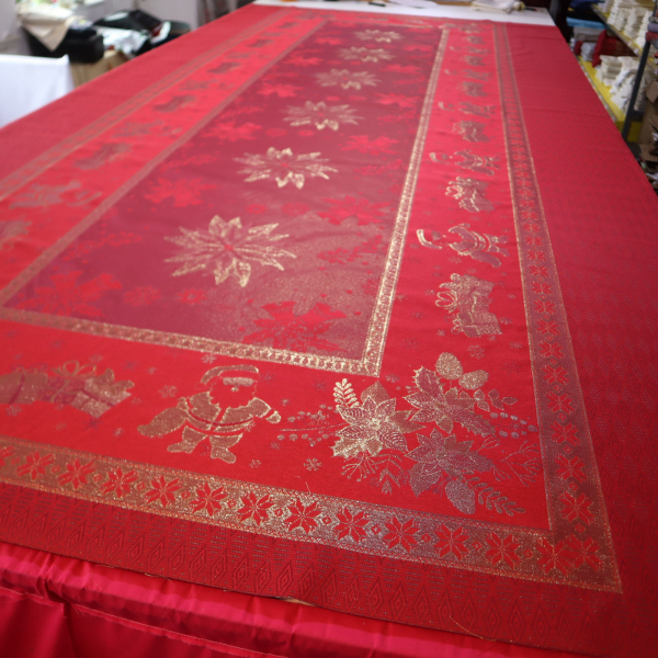 Jacquard panel na obrus - červeno/zlatá hviezda s lurexom 180x380cm