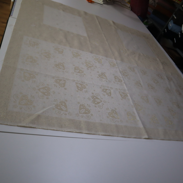 Jacquard panel 3x obrus - prírodno/zlaté srdiečka s lurexom 80x160cm + 2x 80x80cm