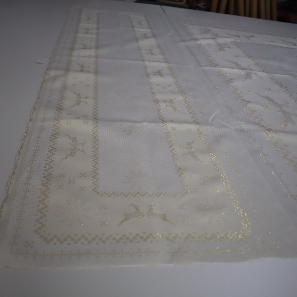 Jacquard panel obrus a štóla - zlatý sob s lurexom 140x140cm + 40x140cm