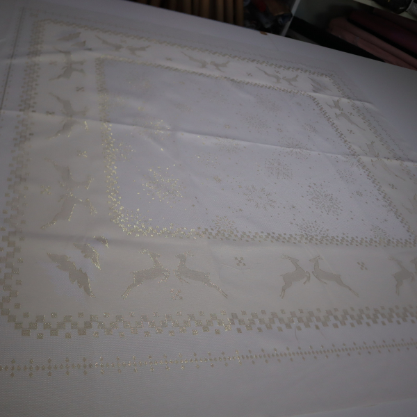 Jacquard panel obrus a štóla - zlatý sob s lurexom 140x140cm + 40x140cm