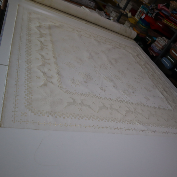 Jacquard panel obrus - zlatý sob s lurexom 160x160cm