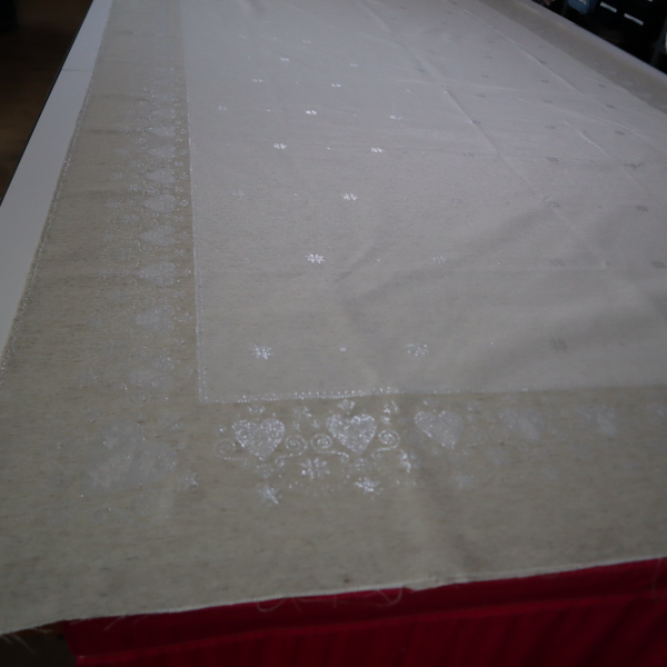 Jacquard panel obrus - prírodno/strieborné srdiečka s lurexom 160x360cm