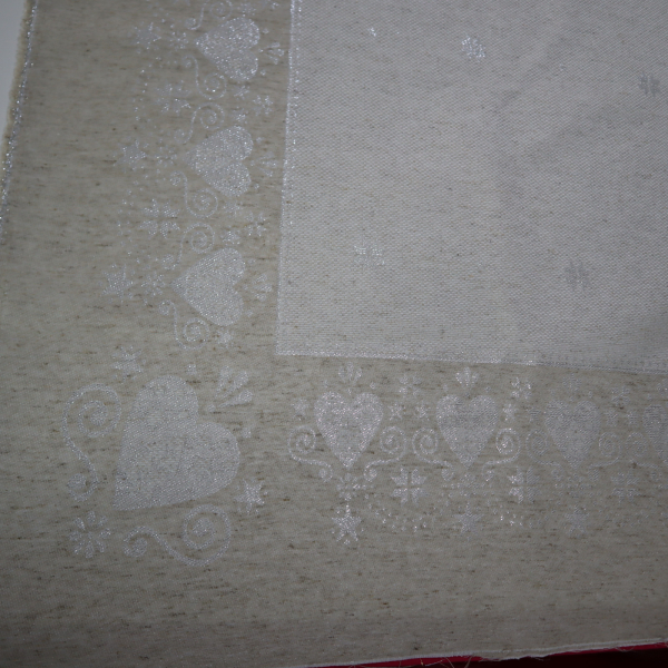 Jacquard panel obrus - prírodno/strieborné srdiečka s lurexom 160x360cm