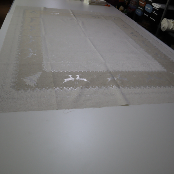 Jacquard panel obrus - prírodno/strieborný sob s lurexom 160x200cm