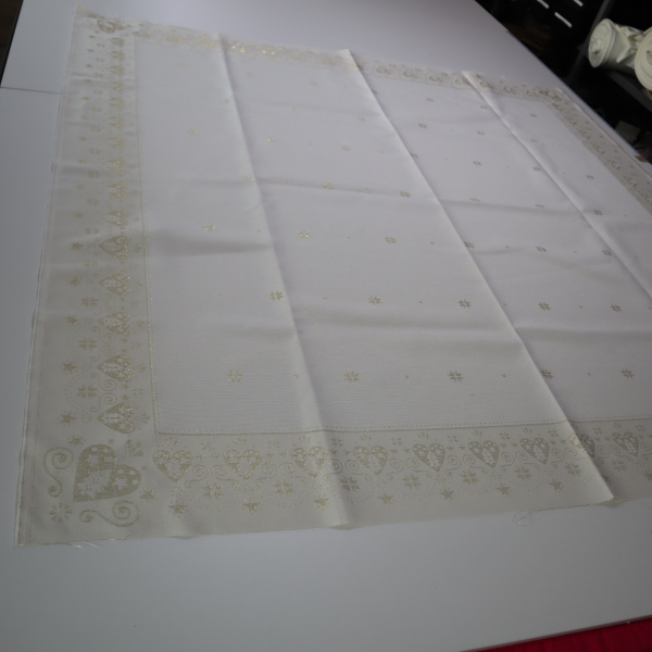 Jacquard panel obrus - zlaté srdiečka s lurexom 160x160cm