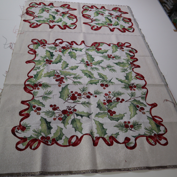 Gobelín panel s lurexom - obrus + 2 vankúše cezmína 100x100 + 2x 50x50