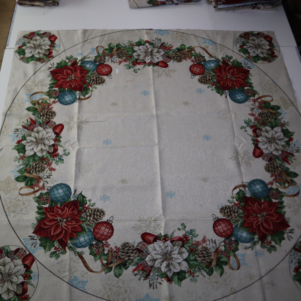 Gobelín panel s lurexom - kruhový obrus vianočná ruža Ø150cm