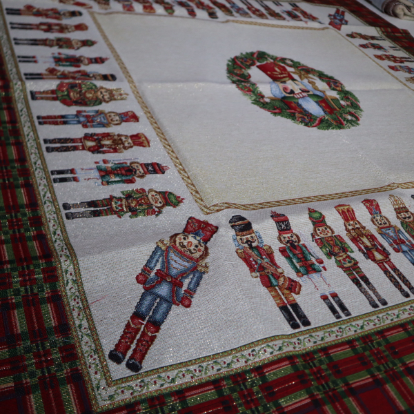 Gobelín panel s lurexom - obrus luskáčik 140x140cm