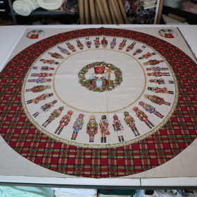 Gobelín panel s lurexom - kruhový obrus luskáčik Ø160cm