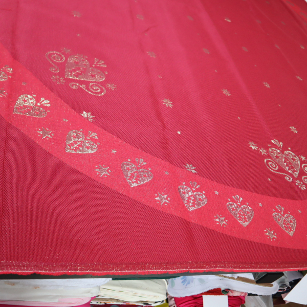 Jacquard panel kruhový obrus/sukňnu - červeno/zlaté srdiečka s lurexom Ø180cm