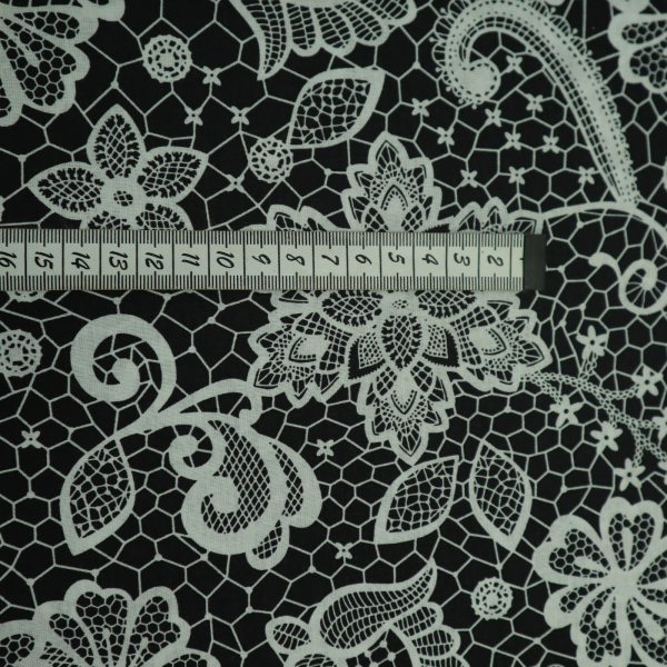 Bavlnená látka biela čipka na čiernej 160cm