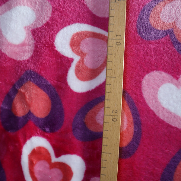 Cuddle fleece multi hearts fuchsia